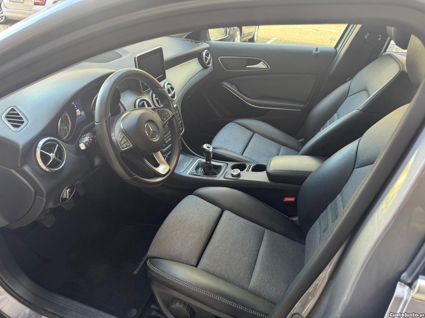 Mercedes-Benz GLA 180 d — fotografia 3