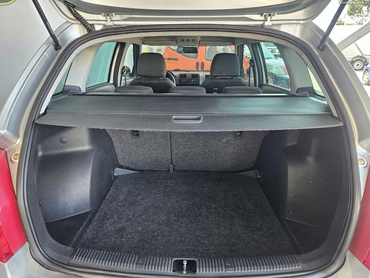 Skoda Fabia 1.2 tdi family — fotografia 2