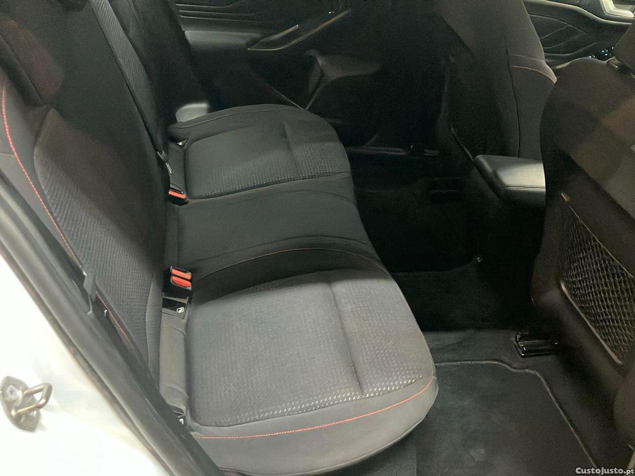 Ford Focus SW 1.0 EcoBoost ST-Line Aut. — fotografia 9