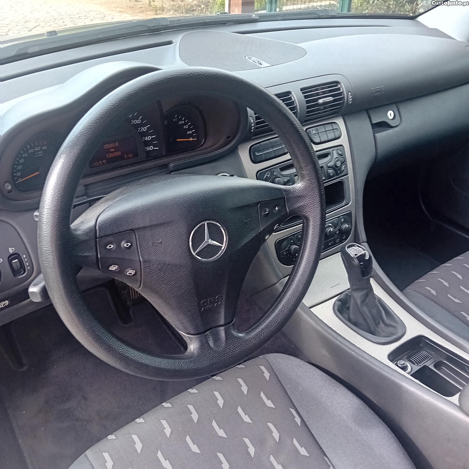 Mercedes-Benz C 180 Sport coupé gasolina Nacional — fotografia 7