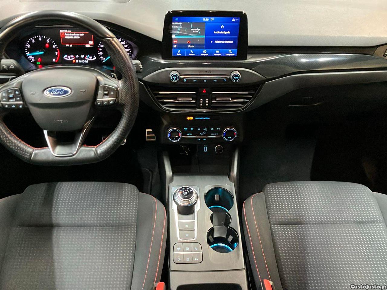 Ford Focus SW 1.0 EcoBoost ST-Line Aut. — fotografia 16