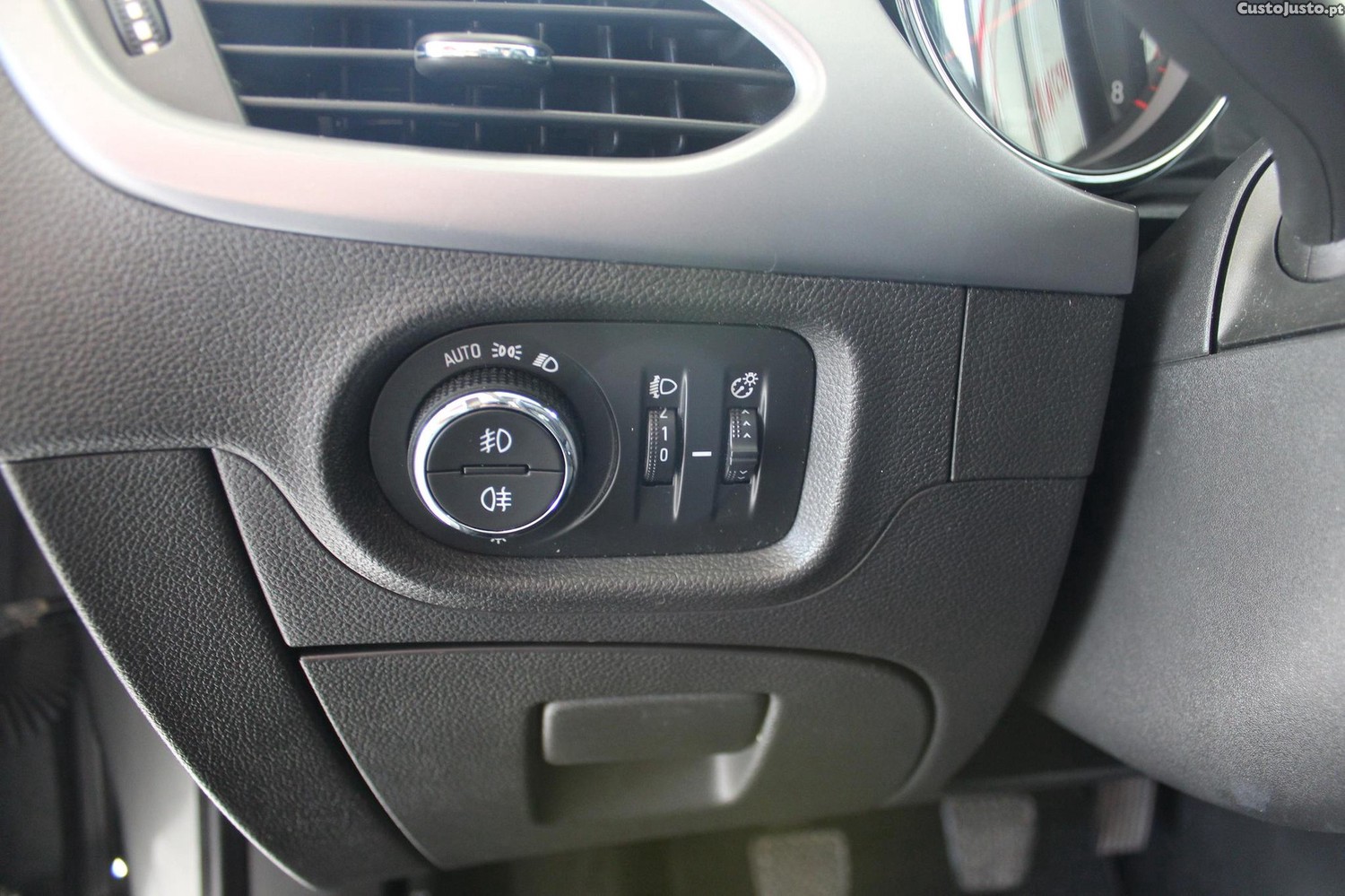 Opel Astra Sports Tourer 1.0 Business Edition S/S — fotografia 5