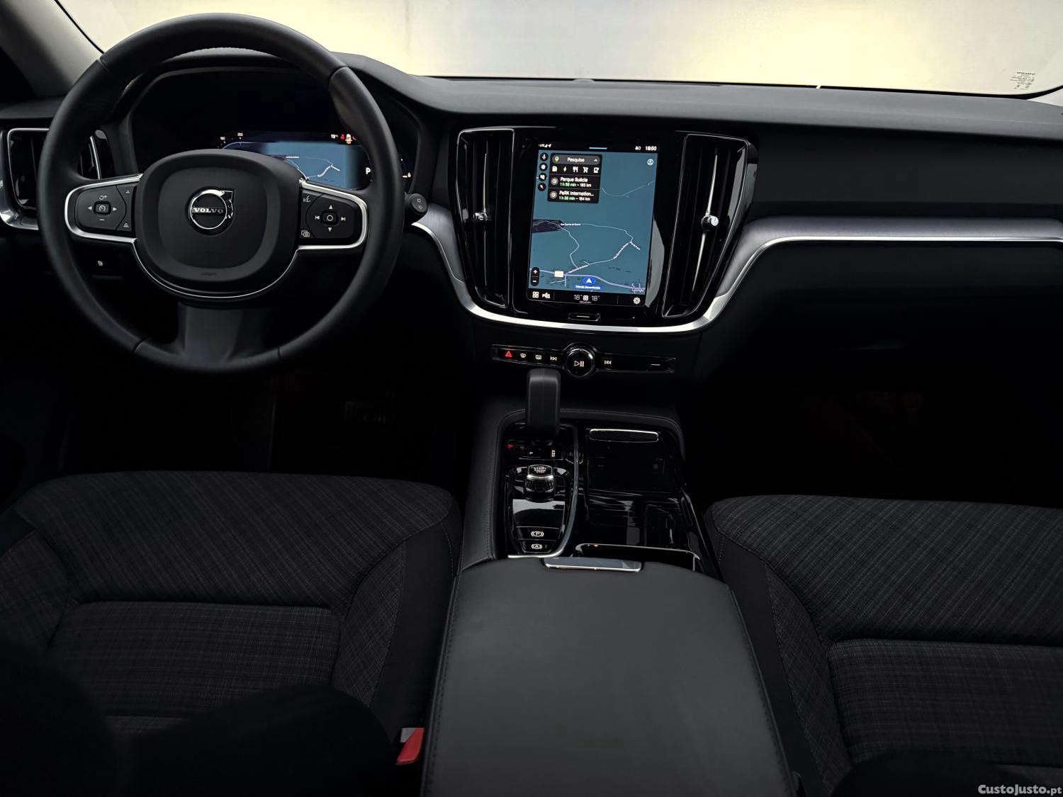 Volvo V60 2.0 T6 AWD TE Essent — fotografia 13