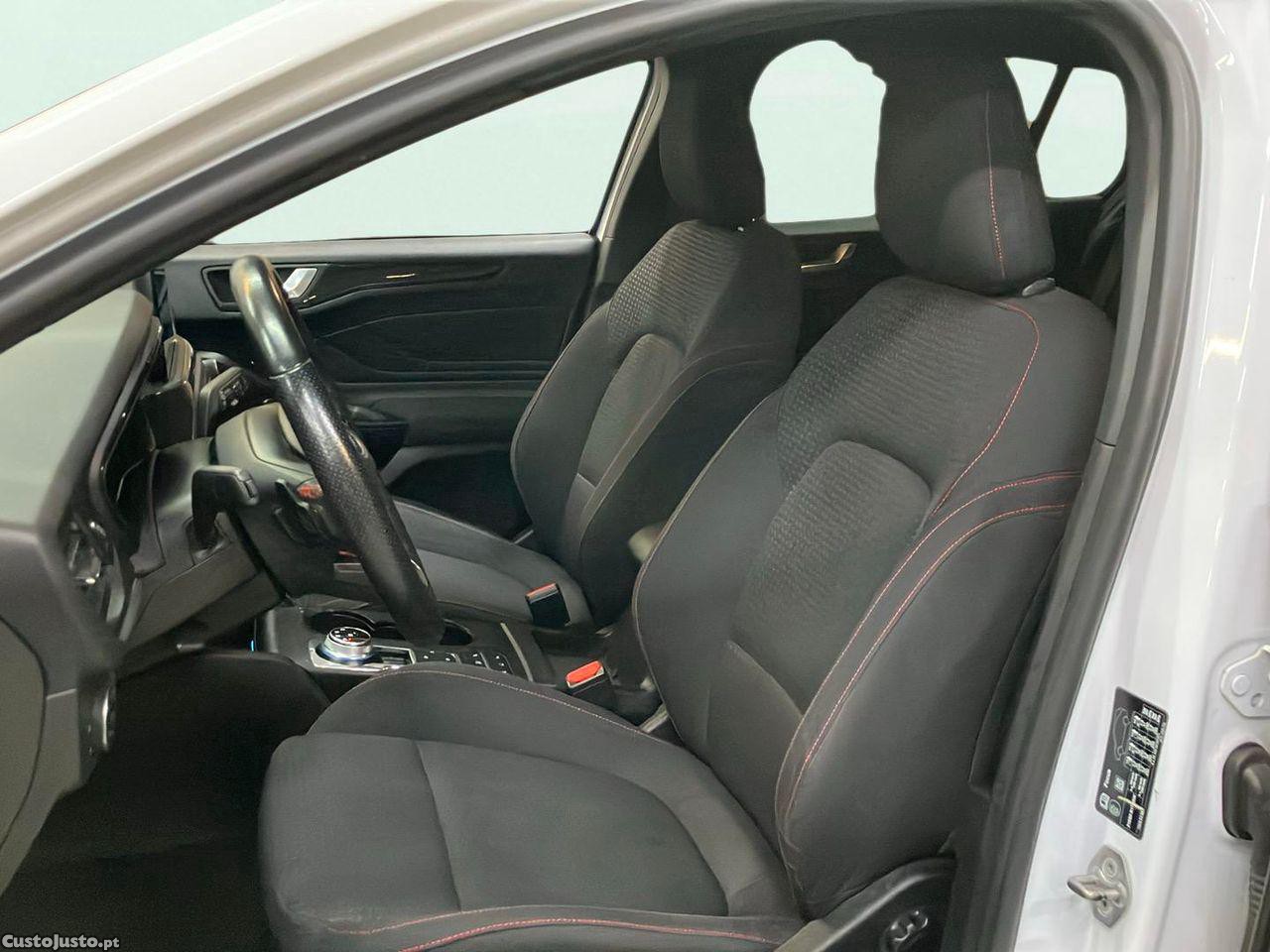 Ford Focus SW 1.0 EcoBoost ST-Line Aut. — fotografia 11
