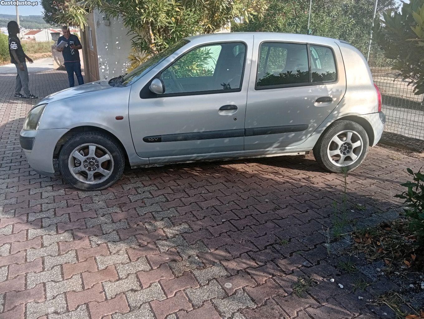 Renault Clio 1.2i 16v — fotografia 8