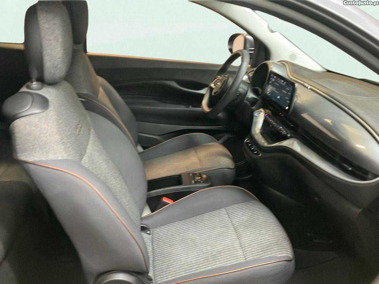 Fiat 500 e Icon Plus 42 KWh — fotografia 6