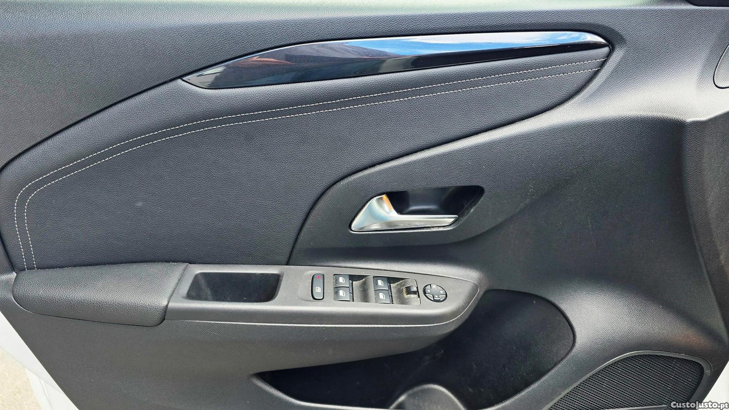 Opel Corsa e e-Elegance — fotografia 8