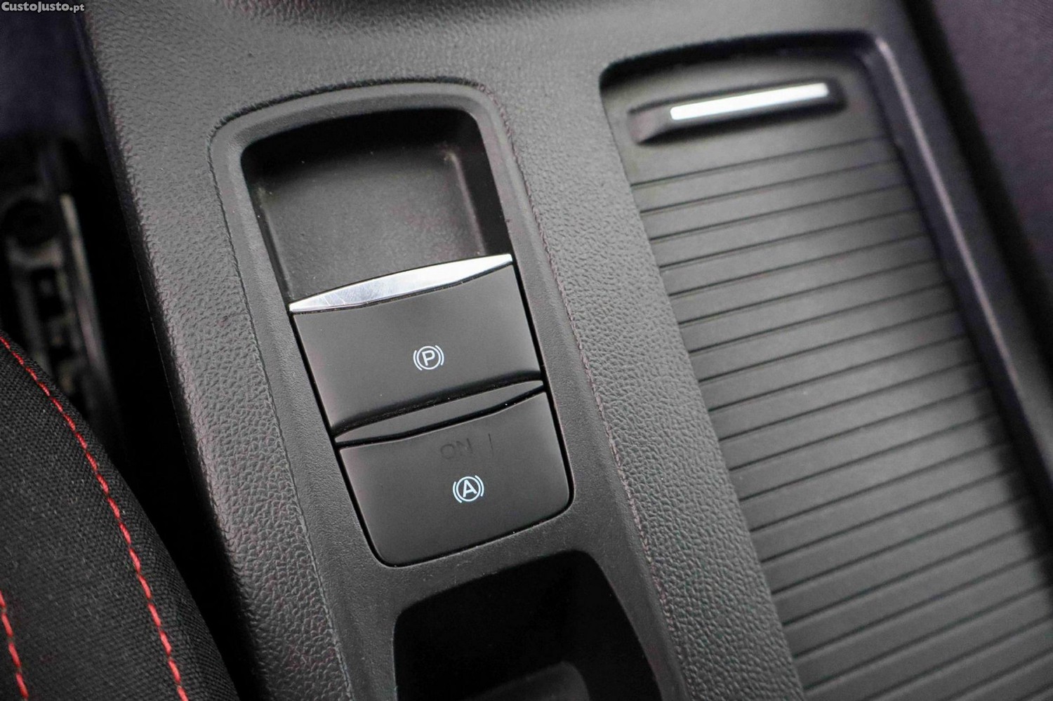 Ford Focus SW 1.0 EcoBoost MHEV ST-Line — fotografia 3