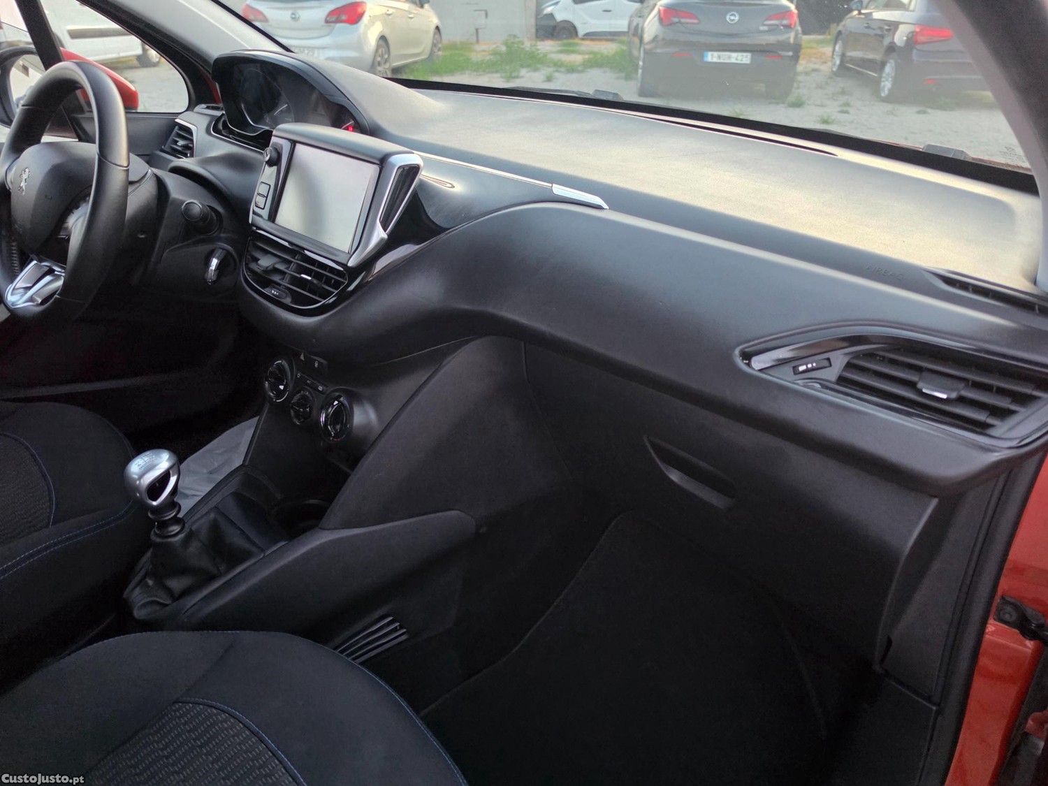 Peugeot 208 1.2 signature 110CVcomo novo — fotografia 5