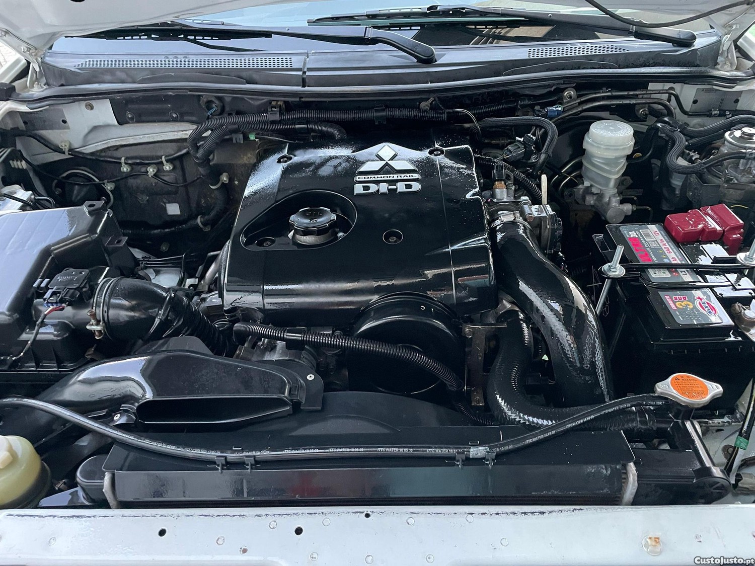 Mitsubishi L200 2.5 DI-D Club Invite 3L 4WD — fotografia 3