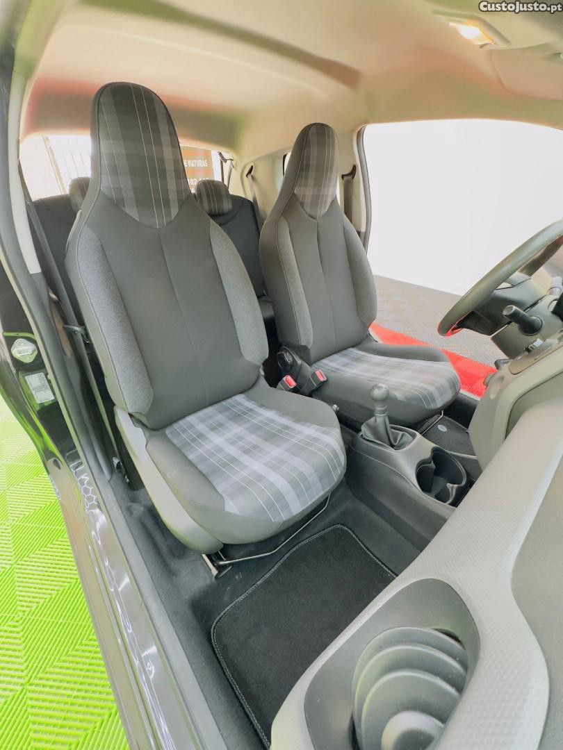 Peugeot 108 1.0 VTi Allure — fotografia 7