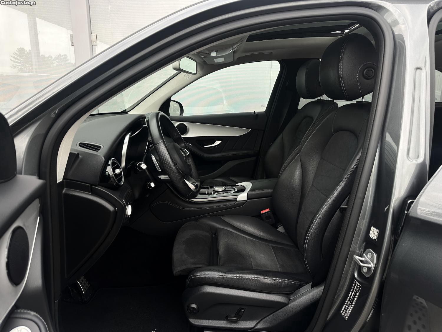 Mercedes-Benz GLC 250 d AMG Line 4-Matic — fotografia 15