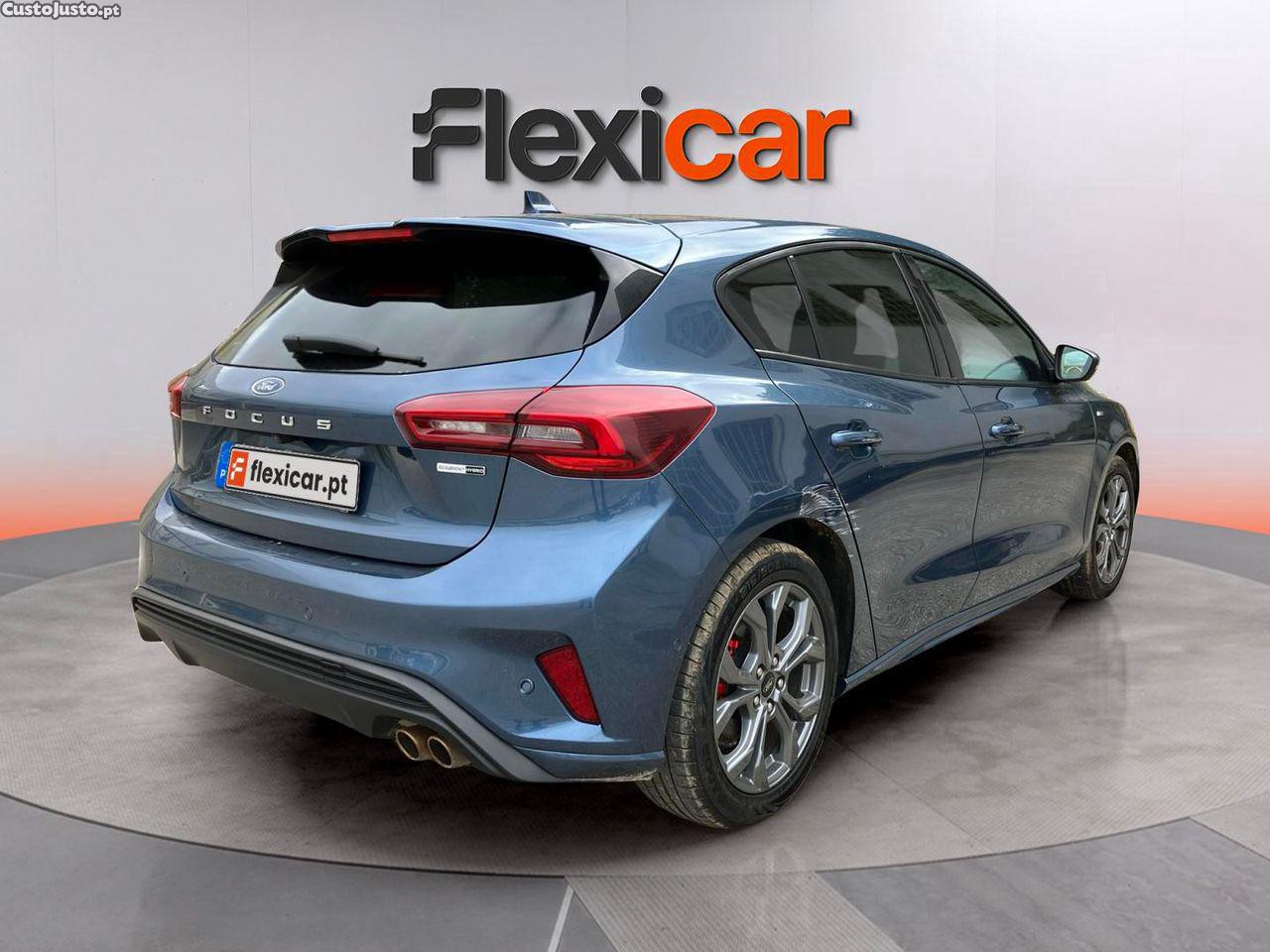Ford Focus 1.0 EcoBoost MHEV ST-Line — fotografia 13