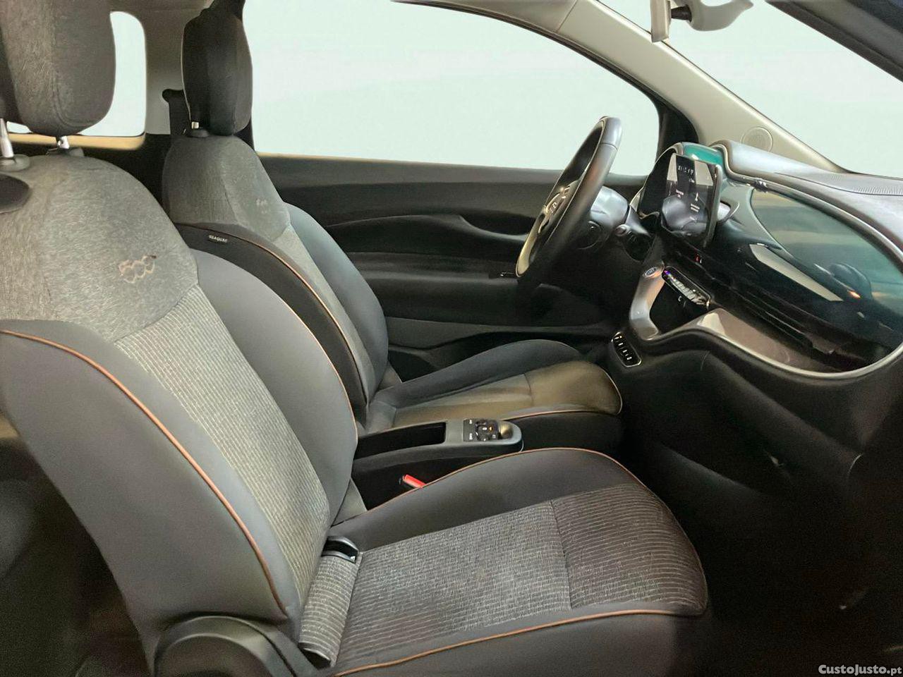 Fiat 500 e Icon Plus 42 KWh — fotografia 7
