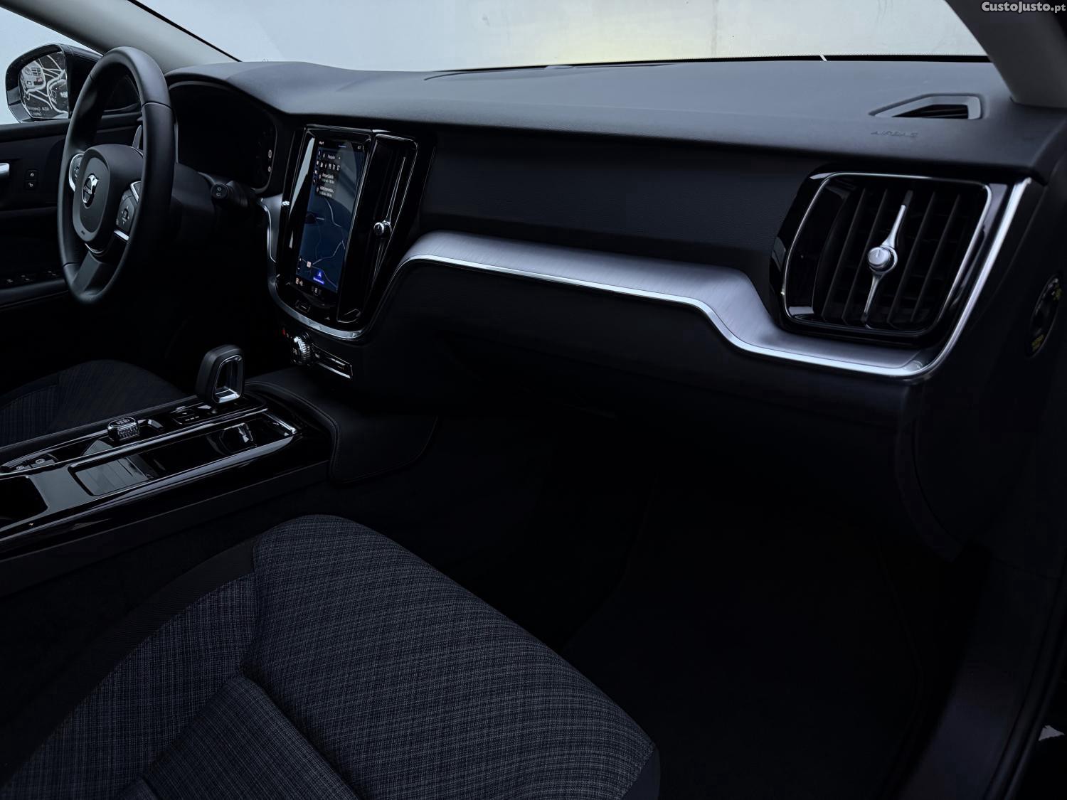 Volvo V60 2.0 T6 AWD TE Essent — fotografia 9