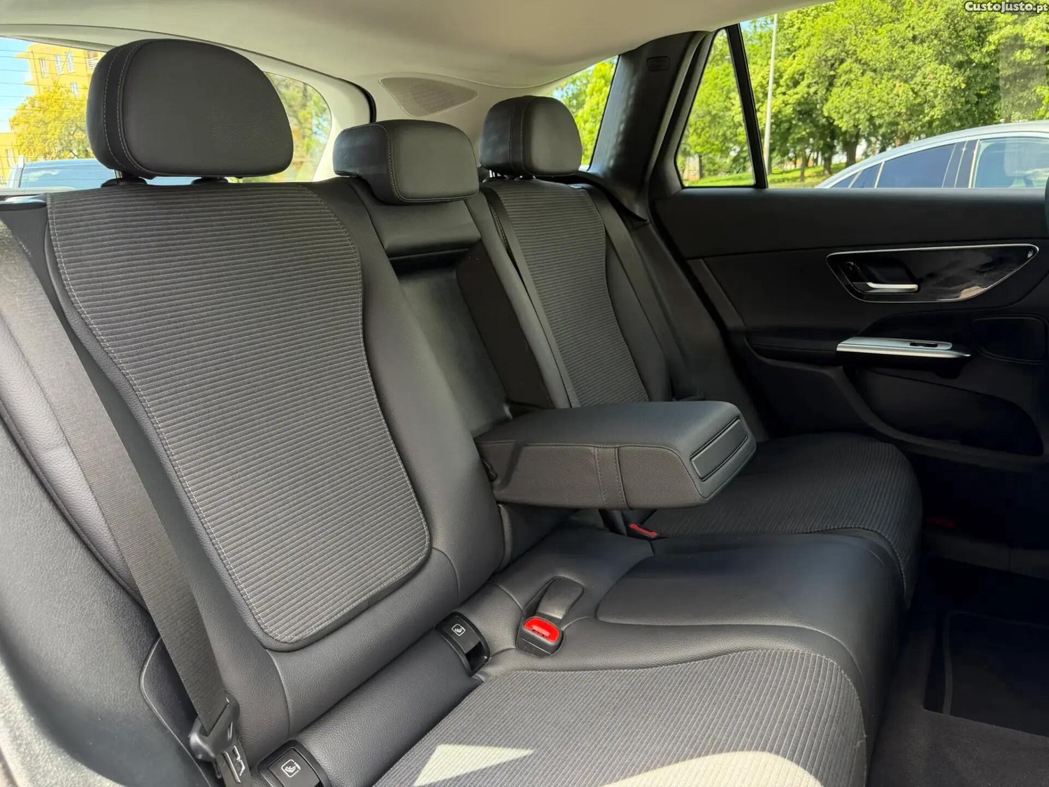 Mercedes-Benz GLC 220 d 4Matic — fotografia 10
