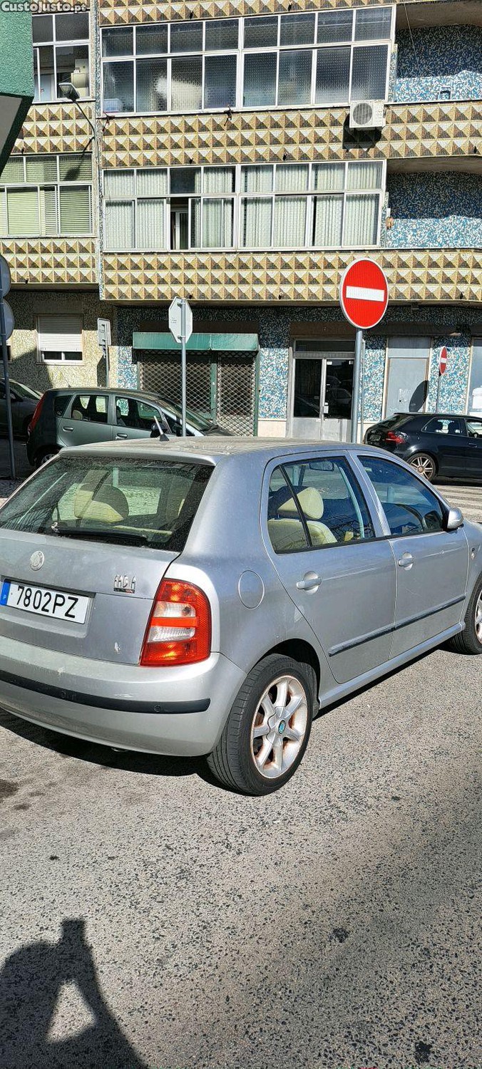 Skoda Fabia 1.4 Gasolina ler anuncio - 00 foto 2