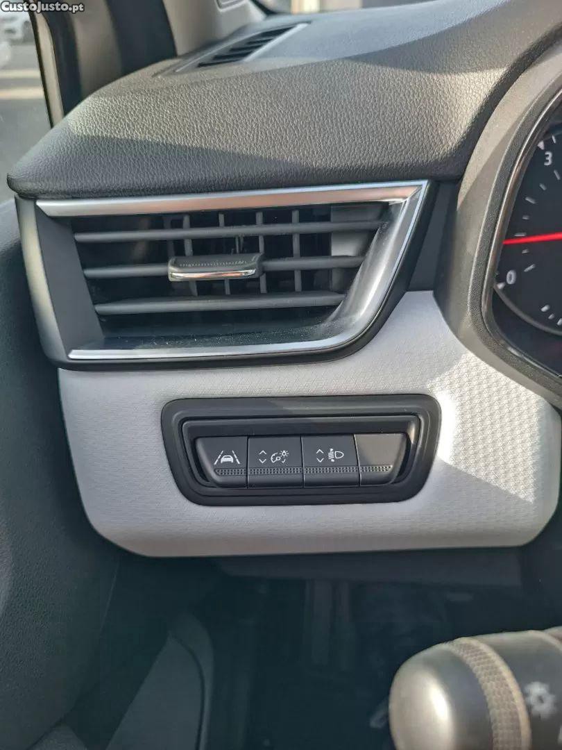Renault Clio 1.0 tce evolution — fotografia 7