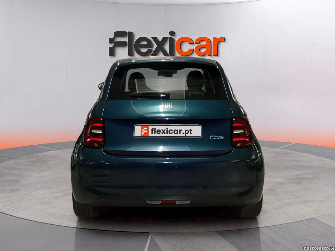 Fiat 500 e Icon Plus 42 KWh — fotografia 17
