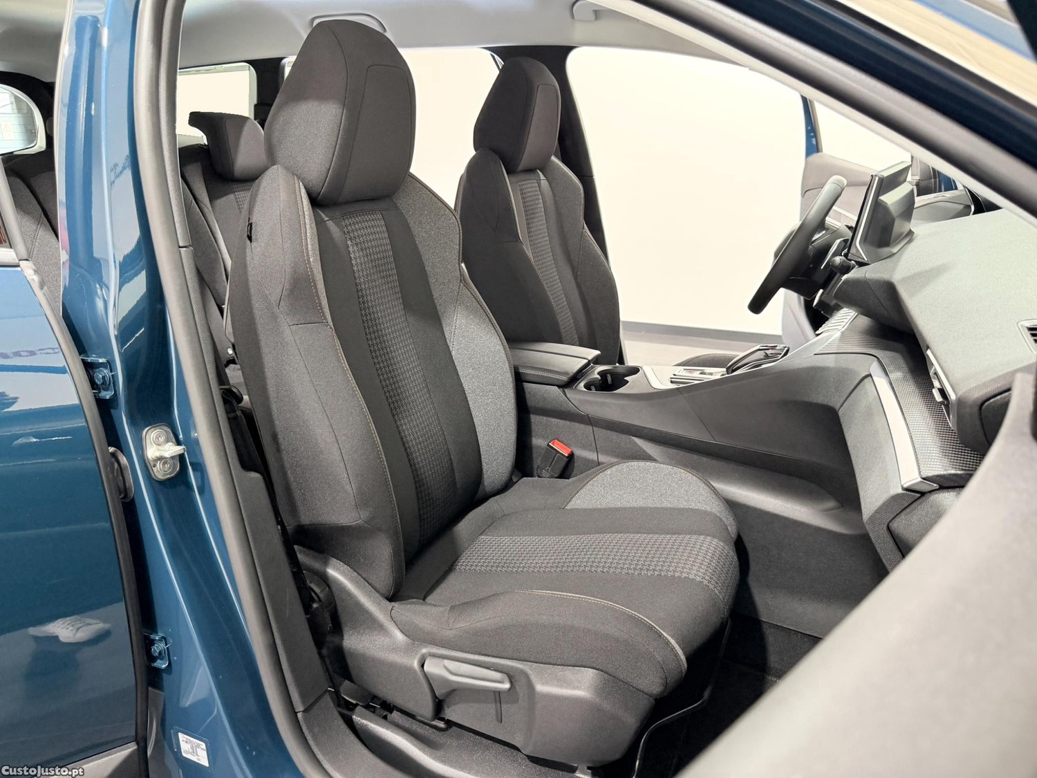 Peugeot 5008 1.5 BLUEHDI ACTIVE PACK EAT8 130 CV - NACIONAL - 7 LUGARES — fotografia 10