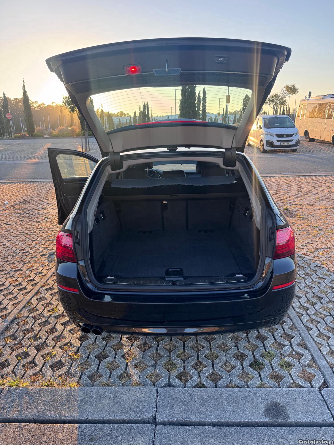 BMW 520 d Touring 190cv Auto | Nacional | 11/2016 | Histórico Completo — fotografia 4