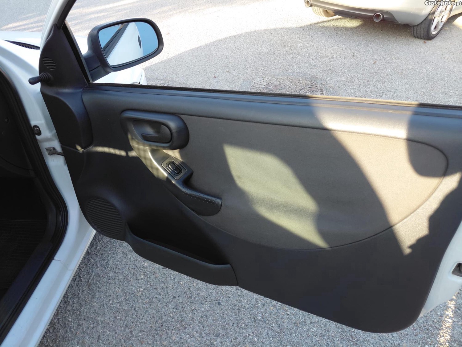 Opel Corsa 1.3 CDTI comercial — fotografia 5