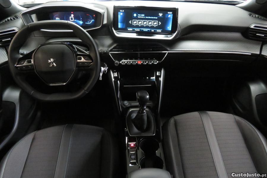 Peugeot 2008 1.2 PureTech Allure — fotografia 22