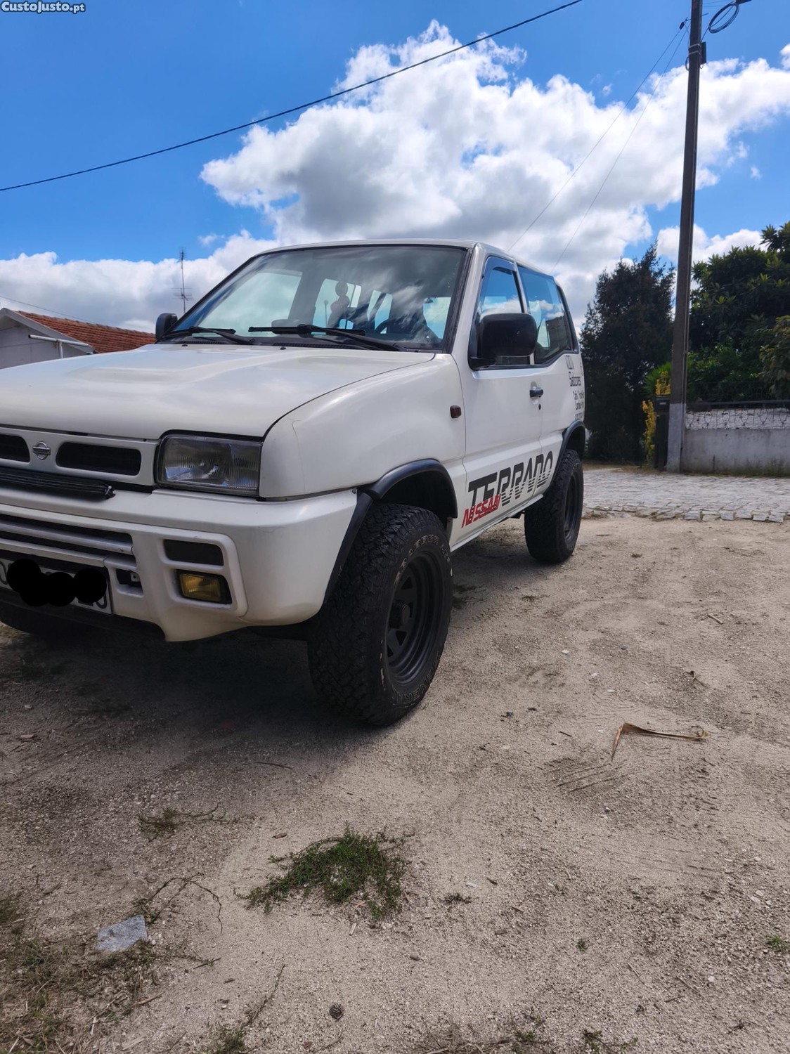 Nissan Terrano 2.7td SLX — fotografia 2