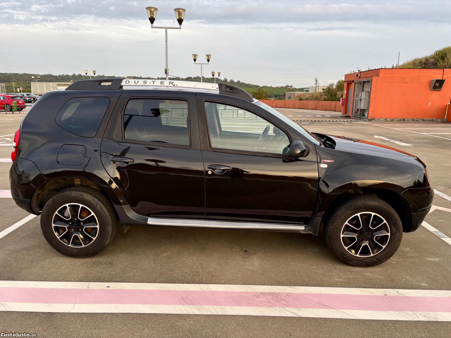 Dacia Duster Black Shadow — fotografia 2