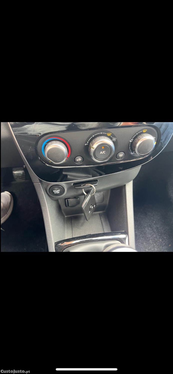 Renault Clio LIMITED EDITION 2019 — fotografia 3