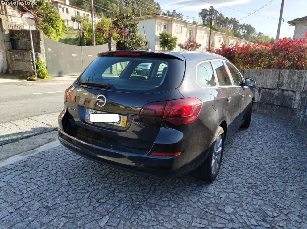 Opel Astra 1.7 CDTI Sports Tourer - Impecável — fotografia 4