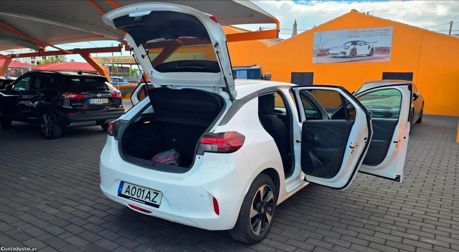 Opel Corsa e e-Elegance — fotografia 13