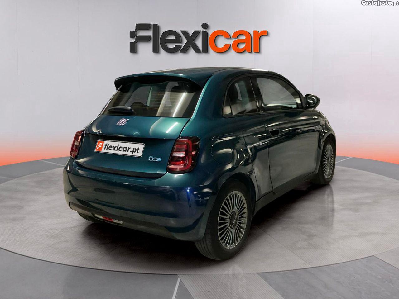 Fiat 500 e Icon Plus 42 KWh — fotografia 15