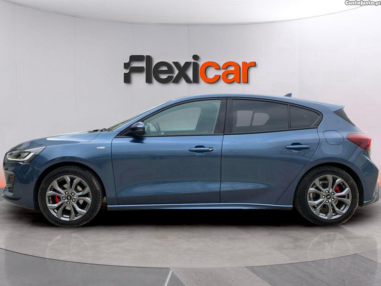 Ford Focus 1.0 EcoBoost MHEV ST-Line — fotografia 16