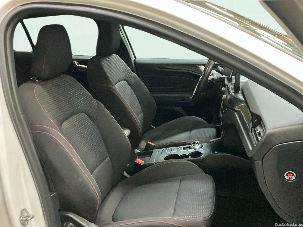 Ford Focus SW 1.0 EcoBoost ST-Line Aut. — fotografia 10