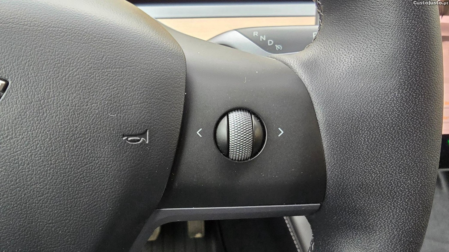 Tesla Model Y Long Range Tração Integral — fotografia 16