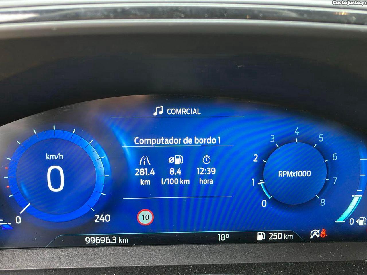 Ford Focus 1.0 EcoBoost MHEV ST-Line — fotografia 9