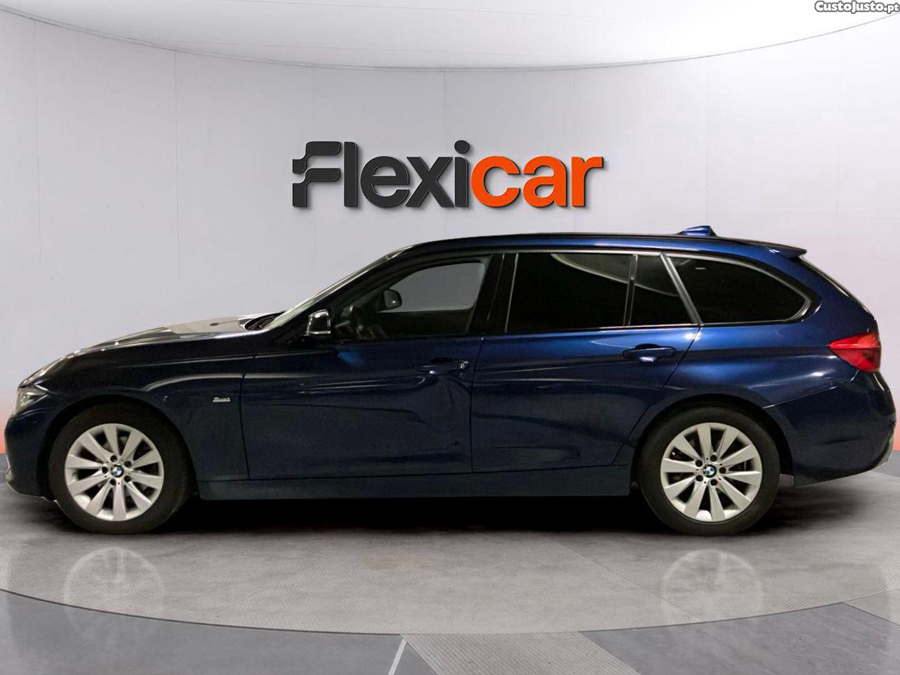 BMW 318 d Line Sport Auto Touring — fotografia 21