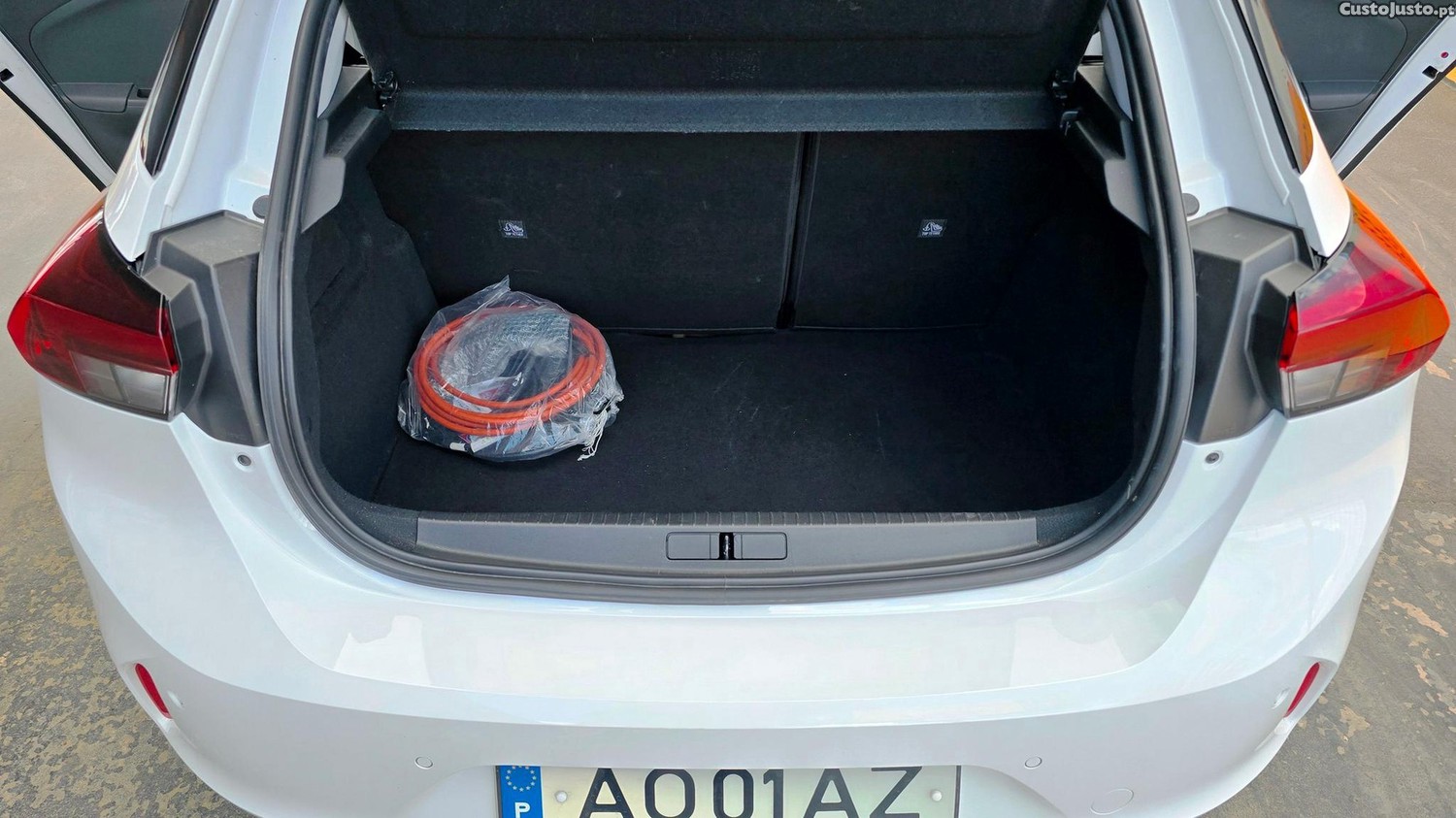 Opel Corsa e e-Elegance — fotografia 12