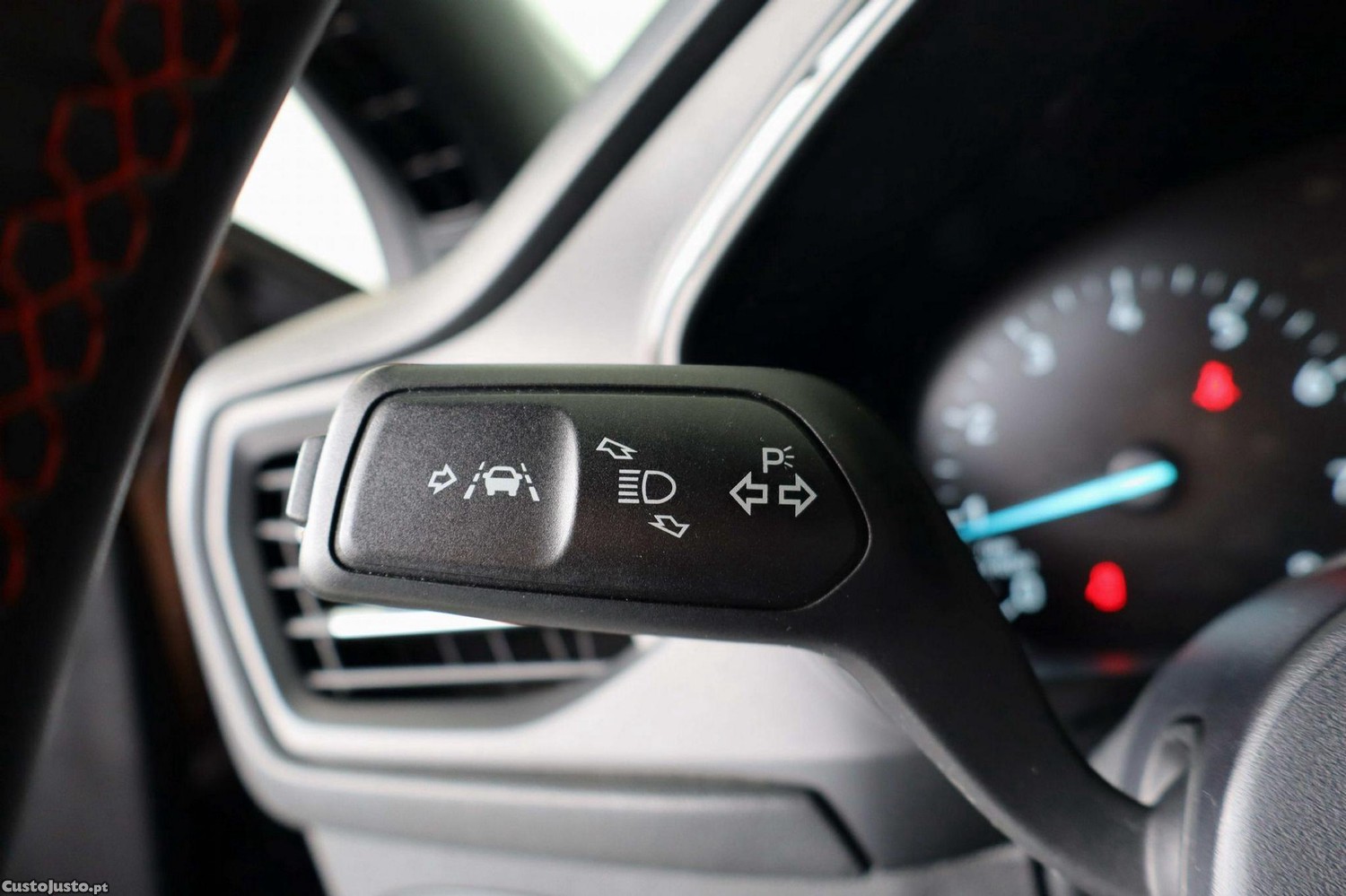 Ford Focus SW 1.0 EcoBoost MHEV ST-Line — fotografia 12