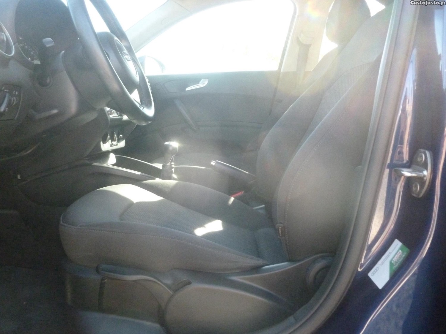 Audi A1 SPB 1.0 TSFI — fotografia 3