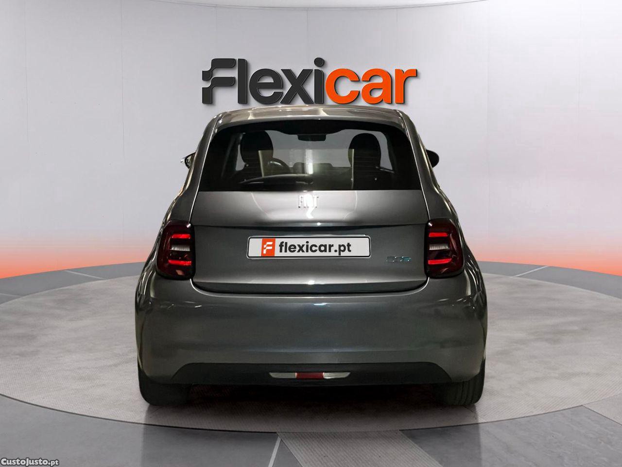 Fiat 500 e Icon Plus 42 KWh — fotografia 15