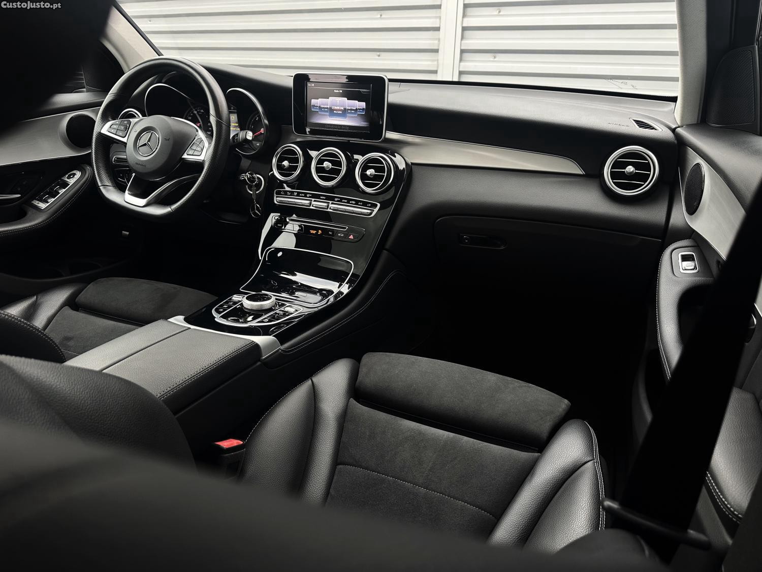 Mercedes-Benz GLC 250 d AMG Line 4-Matic — fotografia 9
