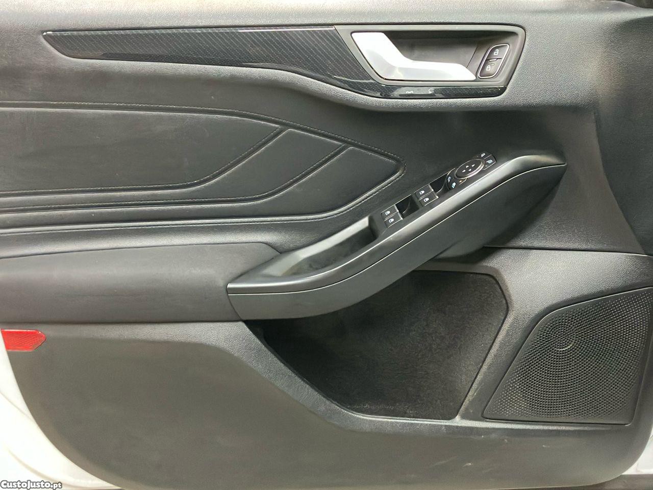 Ford Focus SW 1.0 EcoBoost ST-Line Aut. — fotografia 5