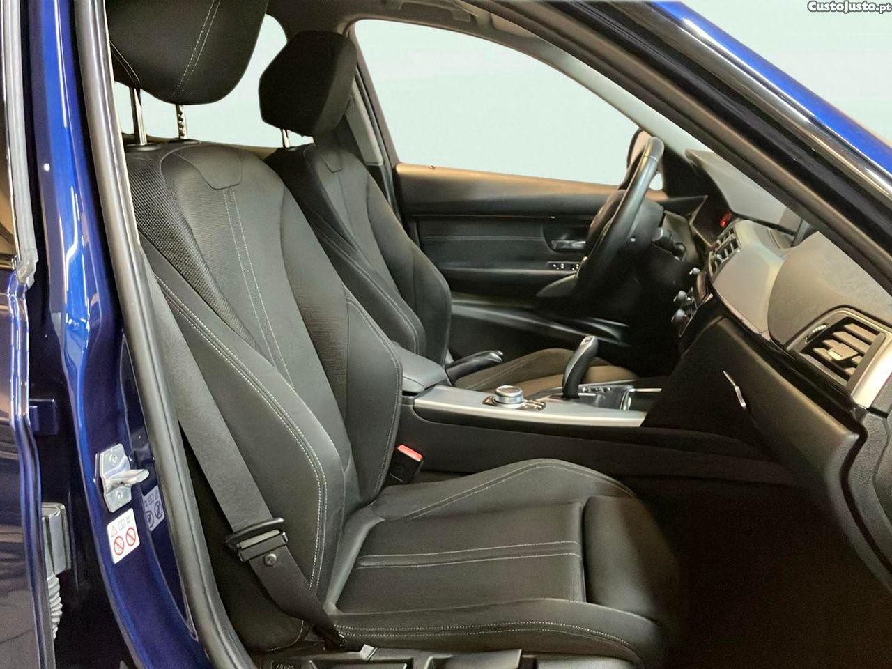 BMW 318 d Line Sport Auto Touring — fotografia 9
