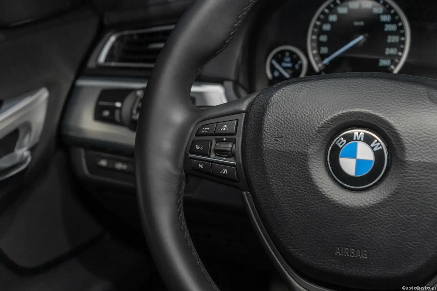 BMW 740 d Pack M — fotografia 15