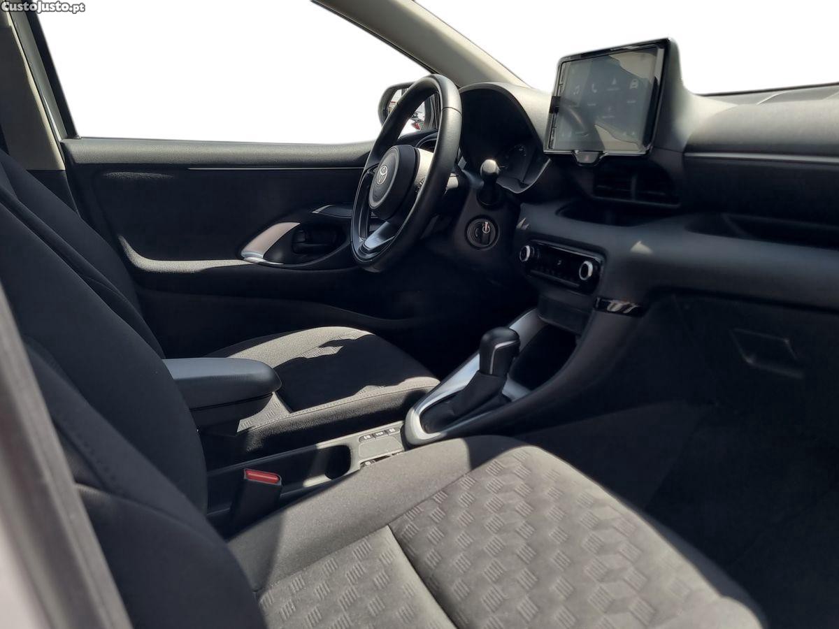 Toyota Yaris 1.5 HDF Comfort Plus — fotografia 10