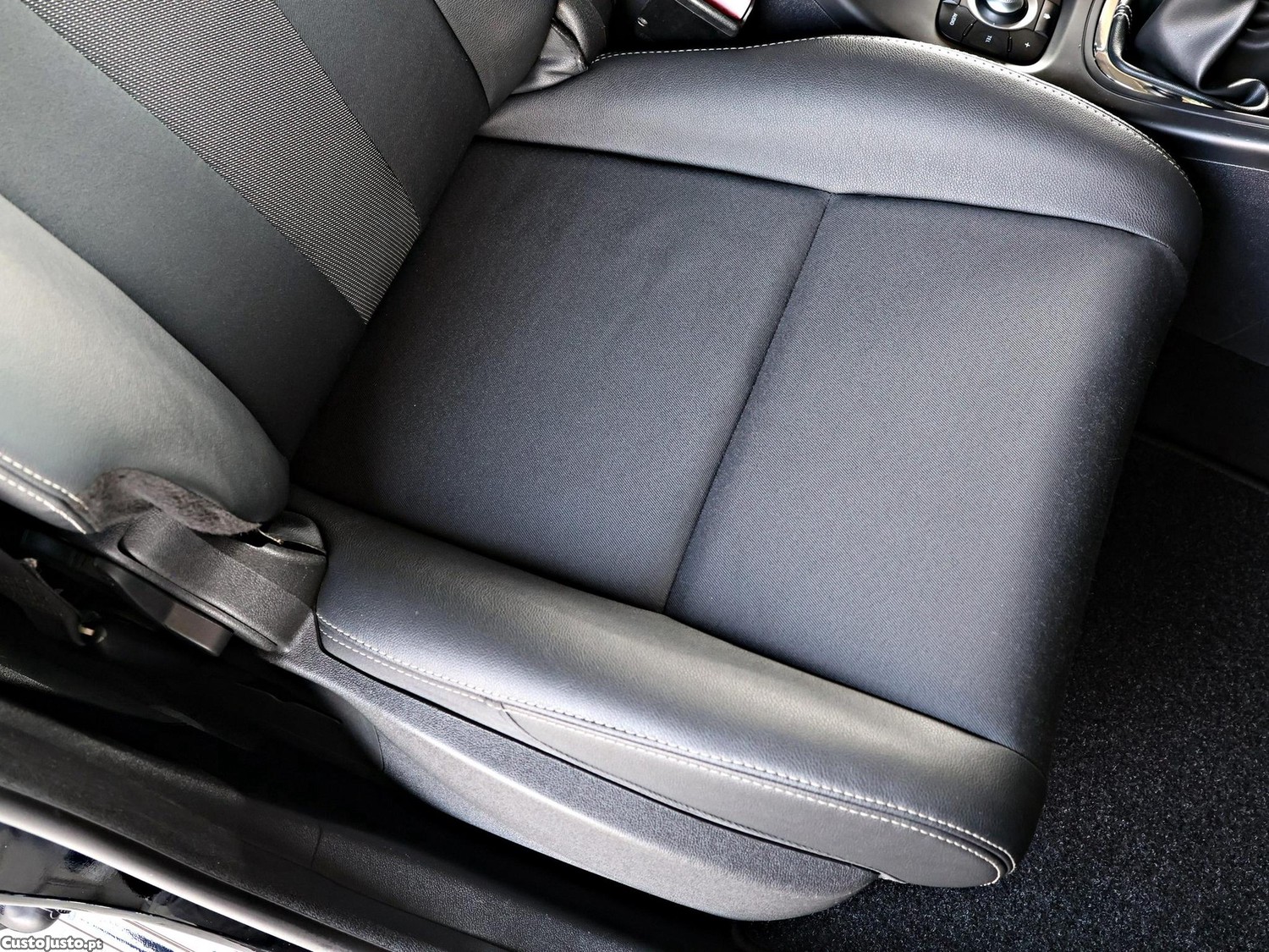 Renault Mégane Sport Tourer 1.5 dCi Confort SS — fotografia 5