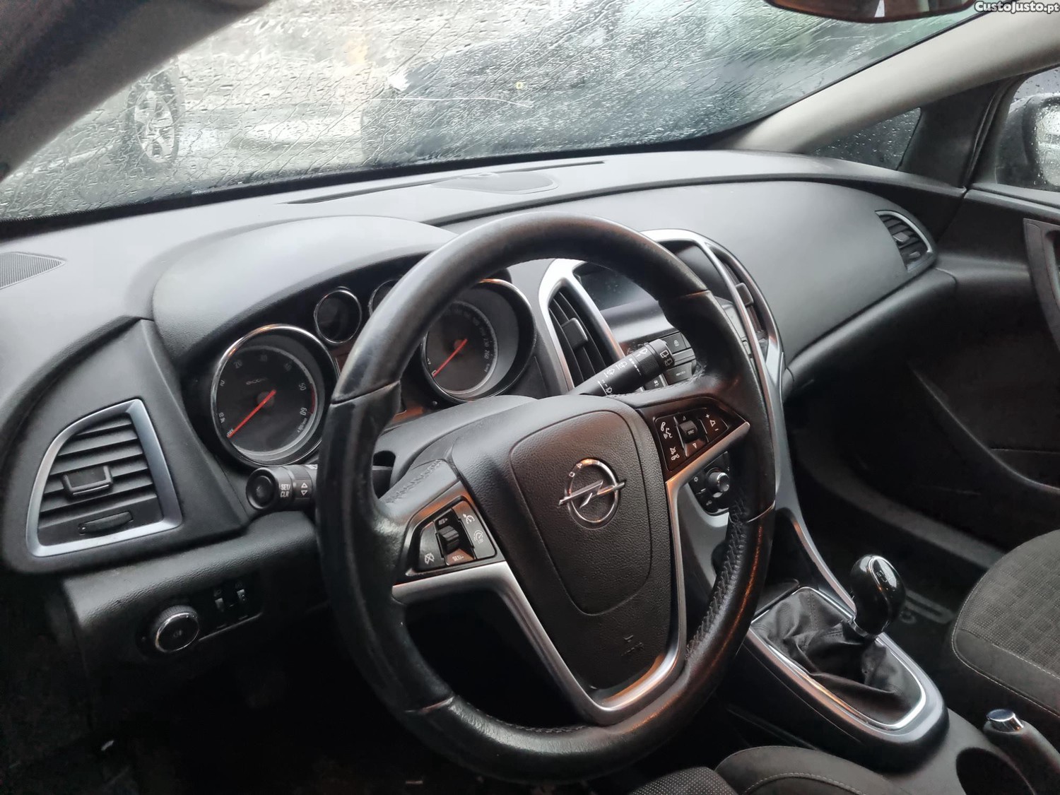 Opel Astra GTC 1.7 CDTI 130CV — fotografia 3