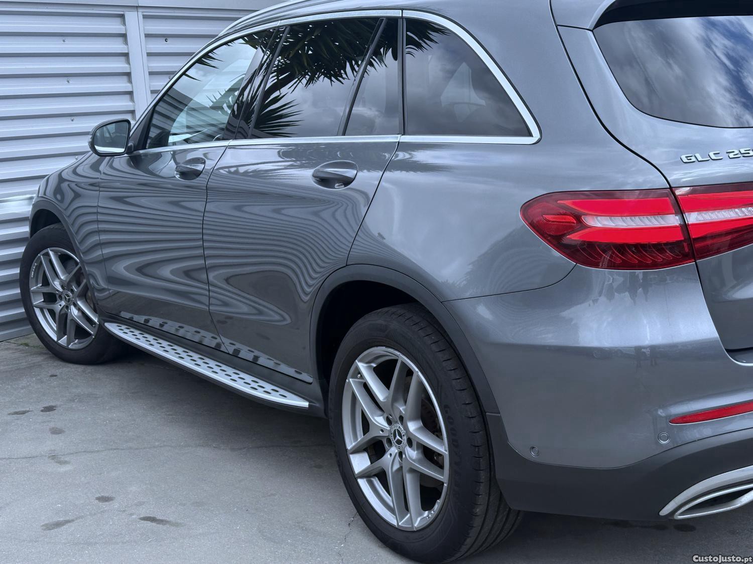 Mercedes-Benz GLC 250 d AMG Line 4-Matic — fotografia 21